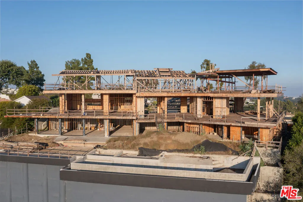 1341 Linda Flora Drive, Los Angeles, California 90049 home-pic-9